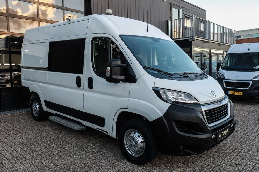 Peugeot Boxer 2.2 BlueHDi 140 L2H2 3.3t Inrichting I NAV uit 2021, foto 6