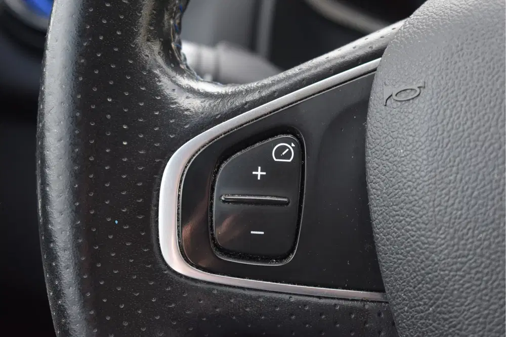 Renault Clio 0.9 TCe GT-Line 2x Pack Essentiel uit 2019, foto 15