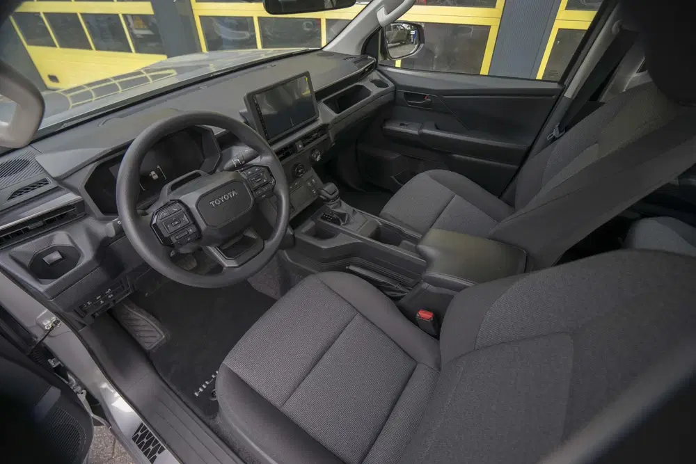 Toyota Hilux 2.8 D-4D MHEV Double Cab Auto 4WD Active uit 2026, foto 11