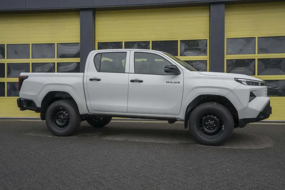 Toyota Hilux 2.8 D-4D MHEV Double Cab Auto 4WD Active uit 2026, foto 3