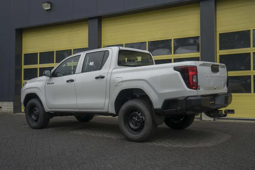 Toyota Hilux 2.8 D-4D MHEV Double Cab Auto 4WD Active uit 2026, foto 7