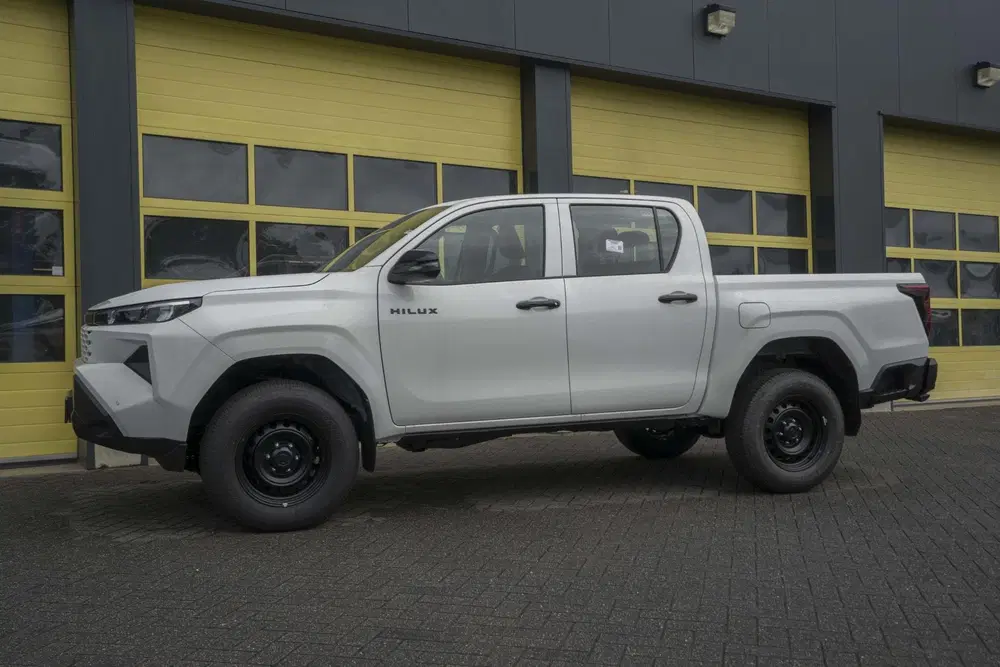 Toyota Hilux 2.8 D-4D MHEV Double Cab Auto 4WD Active uit 2026, foto 9