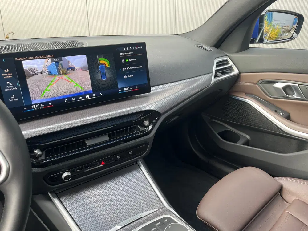 BMW 3-serie 3 Serie Touring 330e xDrive M-Sport Pano uit 2025, foto 11