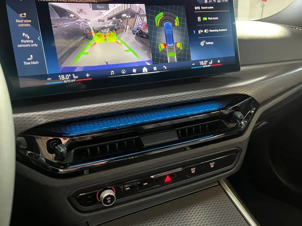 BMW 3-serie 3 Serie Touring 330e xDrive M-Sport Pano uit 2025, foto 14
