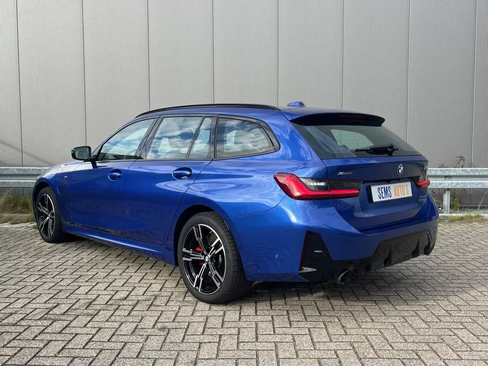 BMW 3-serie 3 Serie Touring 330e xDrive M-Sport Pano uit 2025, foto 3