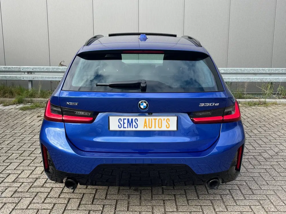 BMW 3-serie 3 Serie Touring 330e xDrive M-Sport Pano uit 2025, foto 4