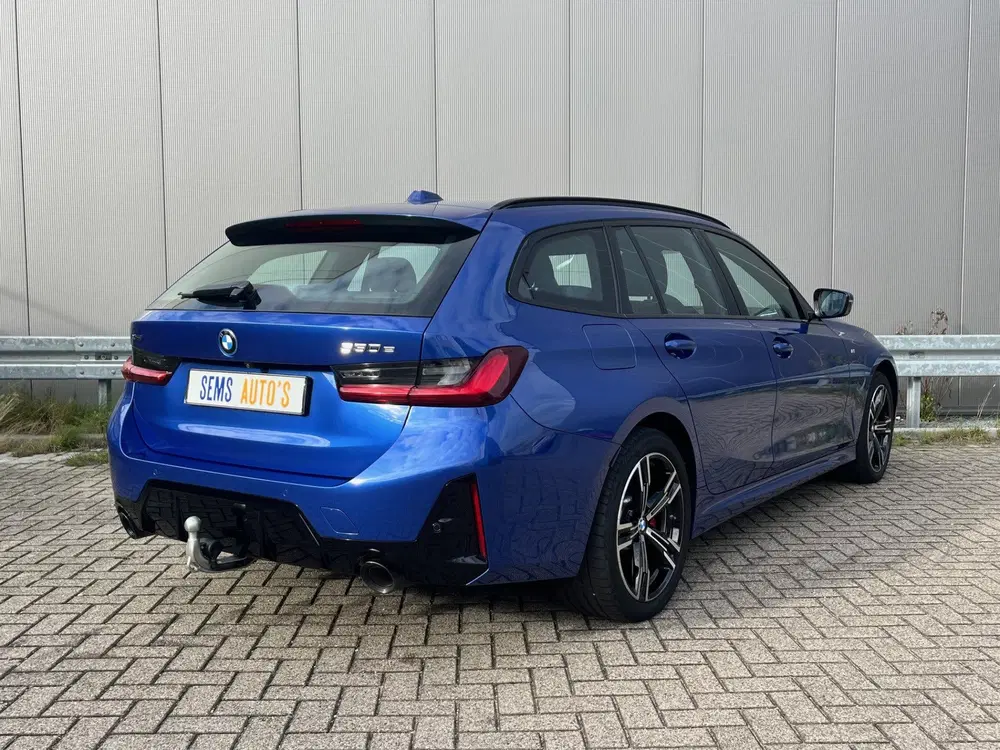 BMW 3-serie 3 Serie Touring 330e xDrive M-Sport Pano uit 2025, foto 5