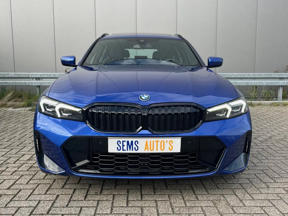 BMW 3-serie 3 Serie Touring 330e xDrive M-Sport Pano uit 2025, foto 8