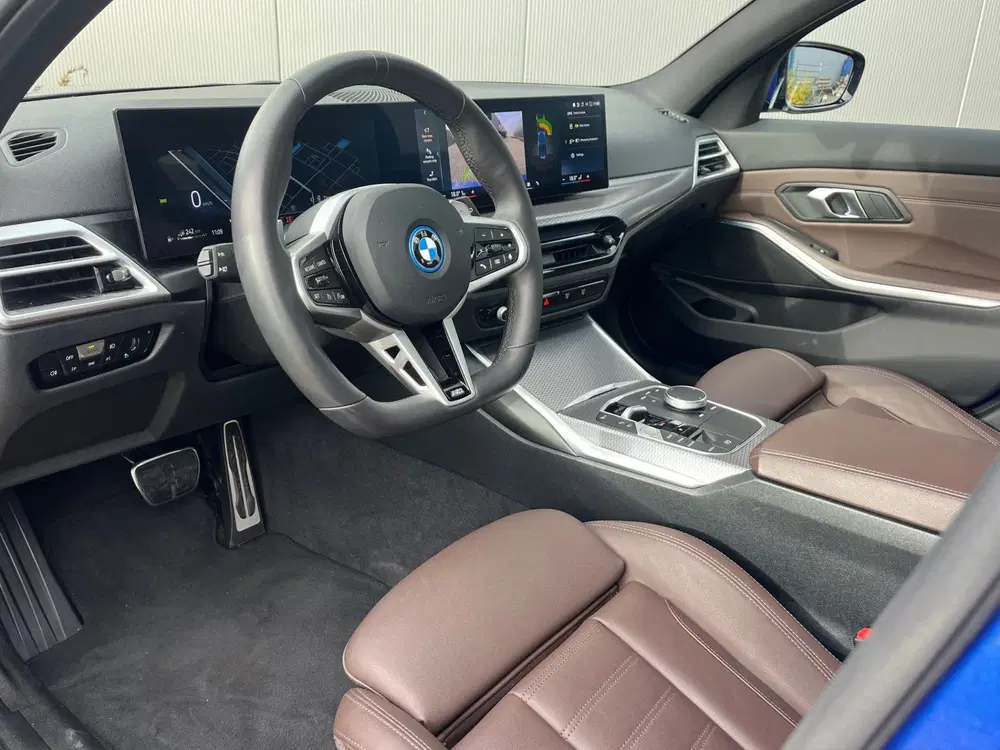 BMW 3-serie 3 Serie Touring 330e xDrive M-Sport Pano uit 2025, foto 9