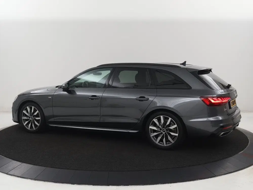 Audi A4 TFSI S edition Competition uit 2024, foto 2