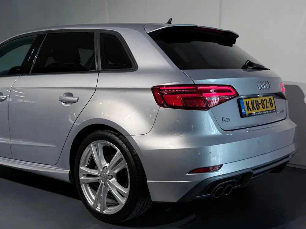 Audi A3 40 TFSI S-Tronic S-Line uit 2019, foto 12
