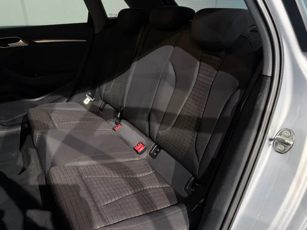 Audi A3 40 TFSI S-Tronic S-Line uit 2019, foto 5