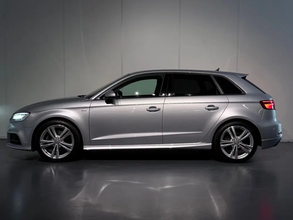 Audi A3 40 TFSI S-Tronic S-Line uit 2019, foto 6