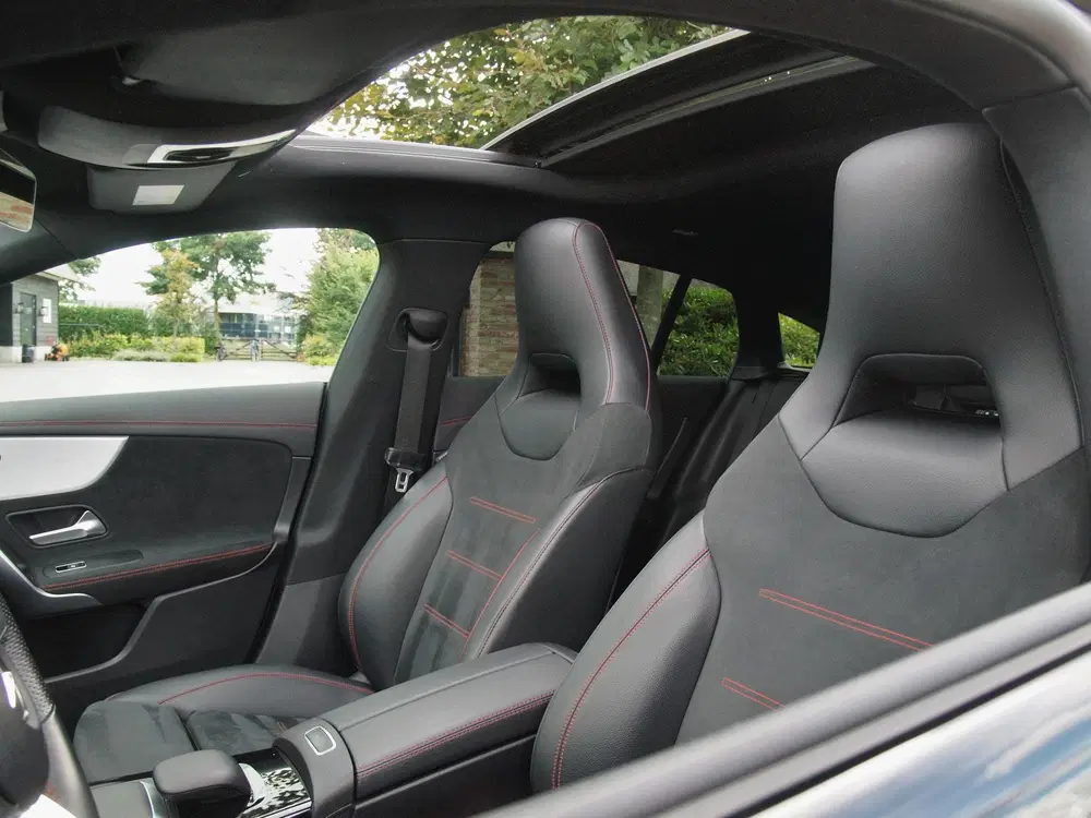 Mercedes-Benz CLA 200 Business Solutio uit 2021, foto 2