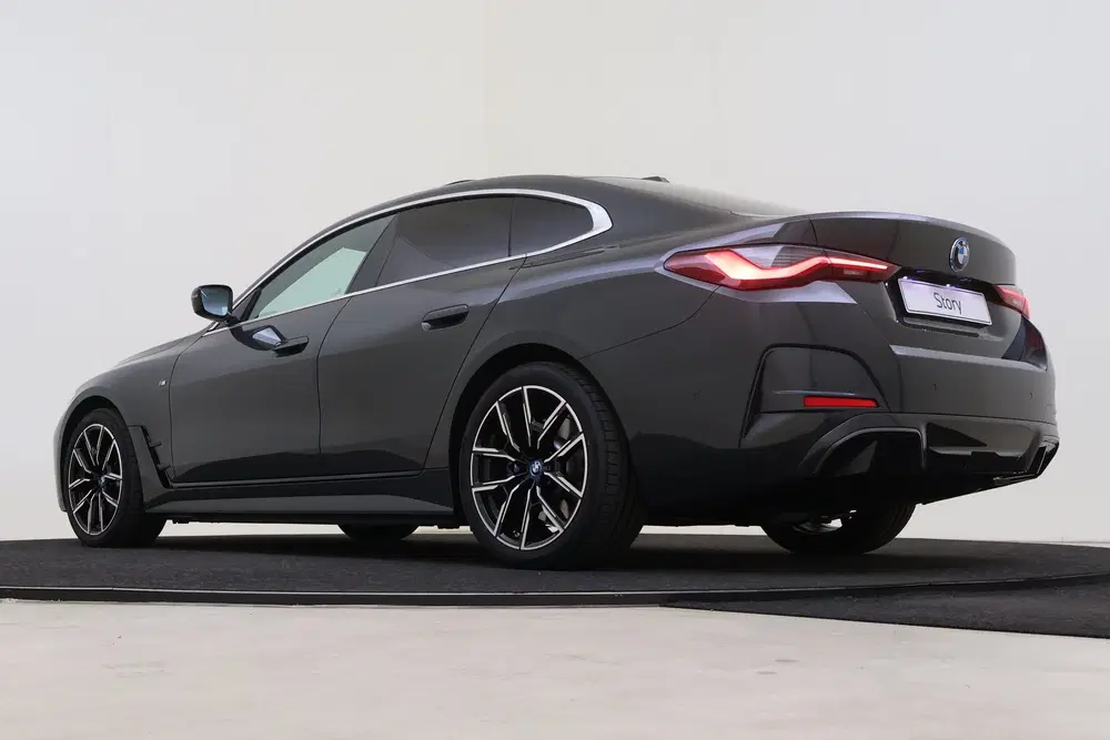 BMW i4 eDrive40 High Executive M Sport uit 2022, foto 11