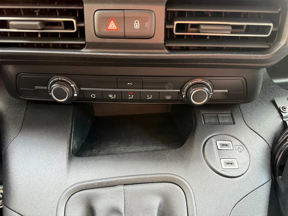 Opel Combo 1.5 BlueHDi CarPlay BPM-vrij stuur uit 2024, foto 15
