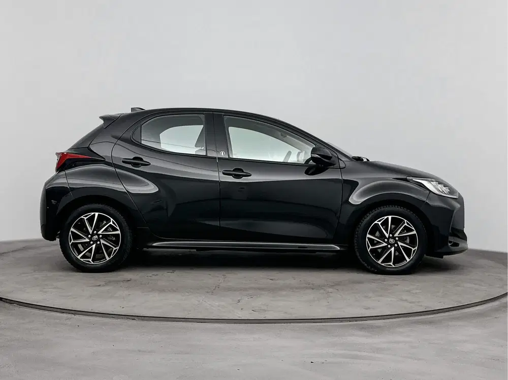 Toyota Yaris 1.5 Hybrid 115 First Edition uit 2023, foto 11