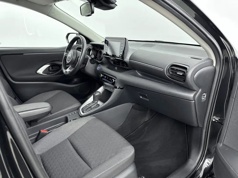 Toyota Yaris 1.5 Hybrid 115 First Edition uit 2023, foto 6