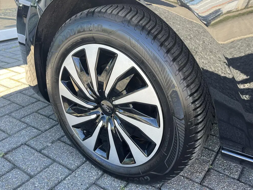Ford Fiesta 1.0 EcoBoost Hybrid Titanium uit 2022, foto 12