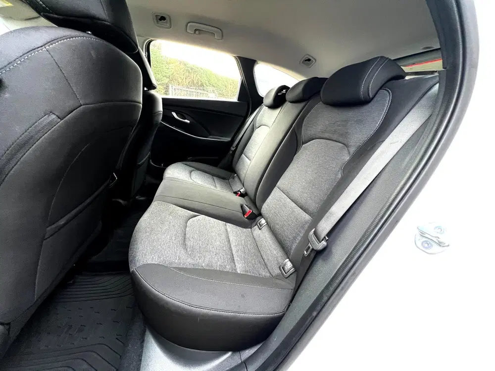 Hyundai i30 1.0 T-GDi MHEV Comfort Clima_PDC_Trekh uit 2023, foto 4