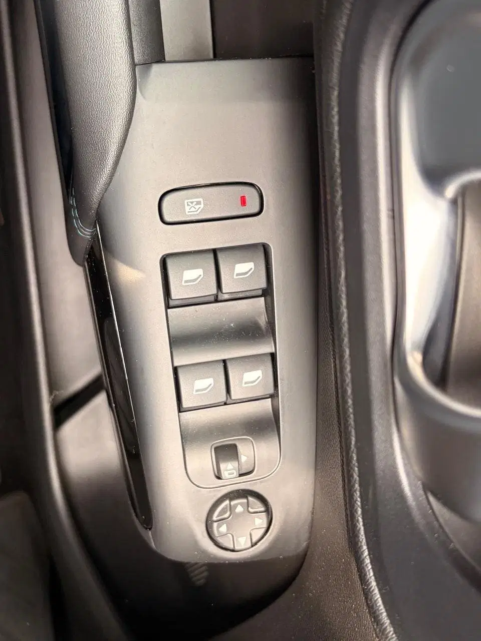 Citroën C5 Aircross Citroen C5 Aircross 1.6 Plug-in Hybrid 225 uit 2023, foto 12