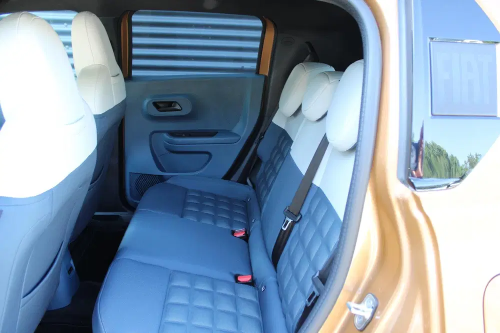 Fiat Grande Panda La Prima 11 kW 44 kWh Navigatie uit 2025, foto 14