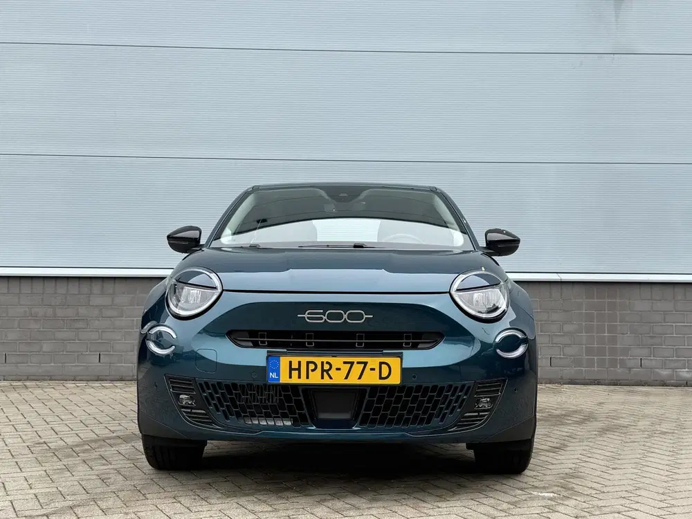 Fiat 600 Hybrid 110 pk Automaat Urban uit 2025, foto 2