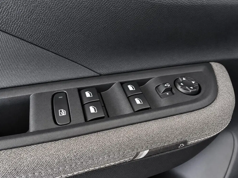 Opel Frontera GS 44 kWh Navigatie Apple CarPlay And uit 2025, foto 9