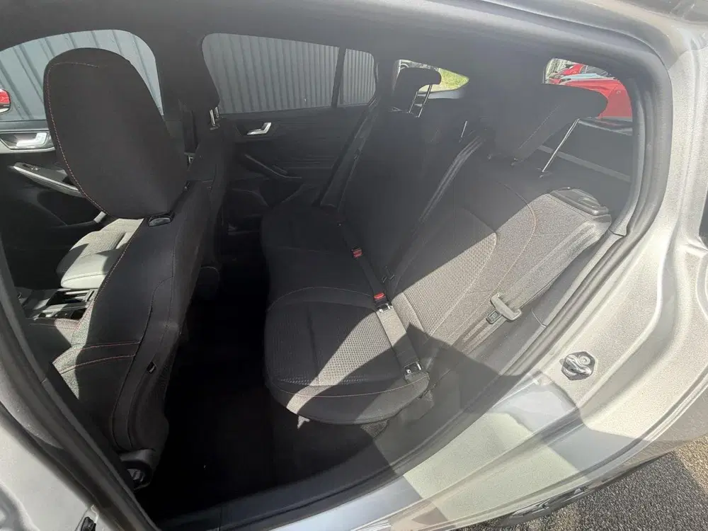 Ford Focus 1.0 EcoBoost Hybrid ST Line uit 2024, foto 11