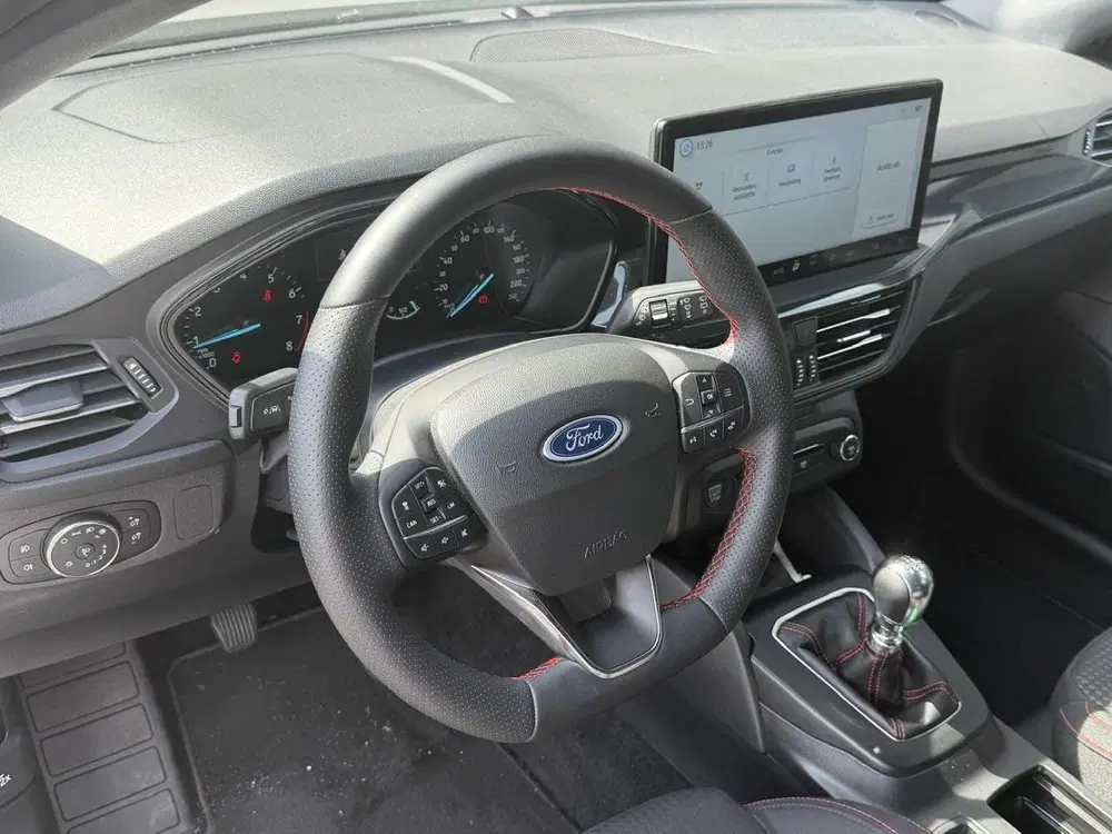 Ford Focus 1.0 EcoBoost Hybrid ST Line uit 2024, foto 14