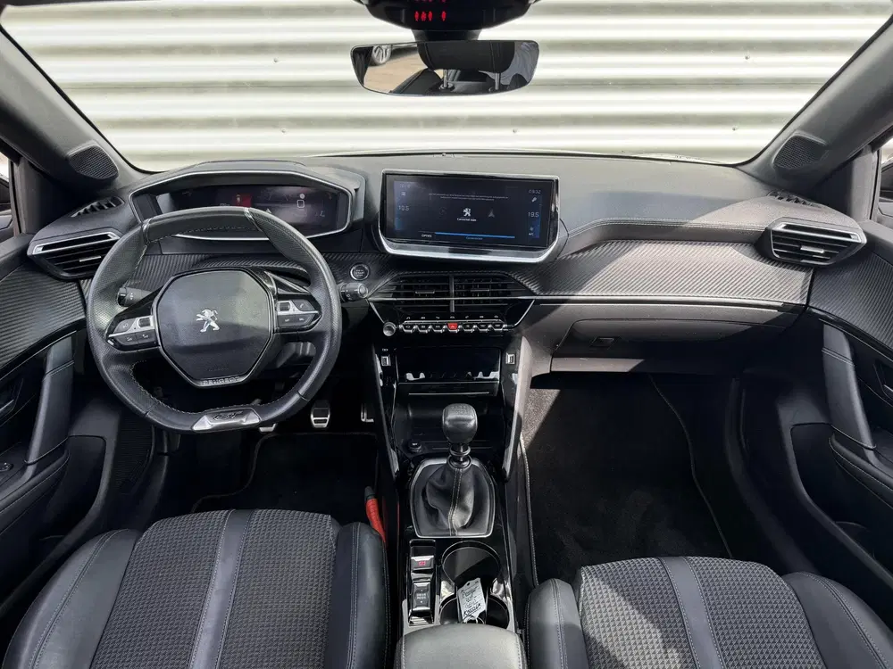 Peugeot 208 1.2 PureTech GT-Line uit 2021, foto 10