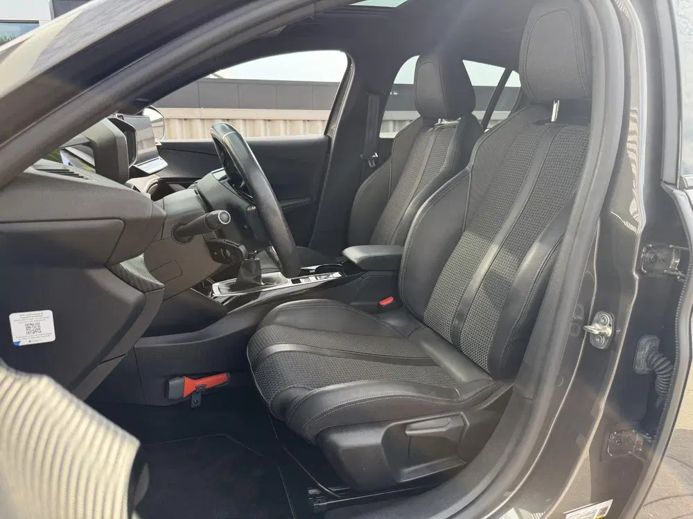Peugeot 208 1.2 PureTech GT-Line uit 2021, foto 12