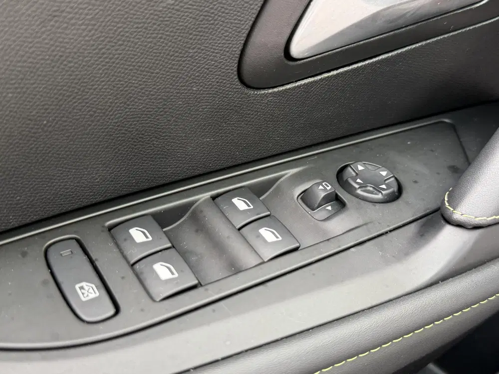 Peugeot 208 1.2 PureTech GT-Line uit 2021, foto 14