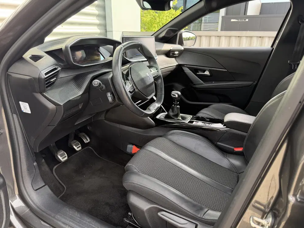 Peugeot 208 1.2 PureTech GT-Line uit 2021, foto 7