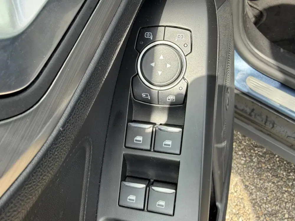 Ford Focus 1.0 EcoBoost Titanium Business uit 2019, foto 10