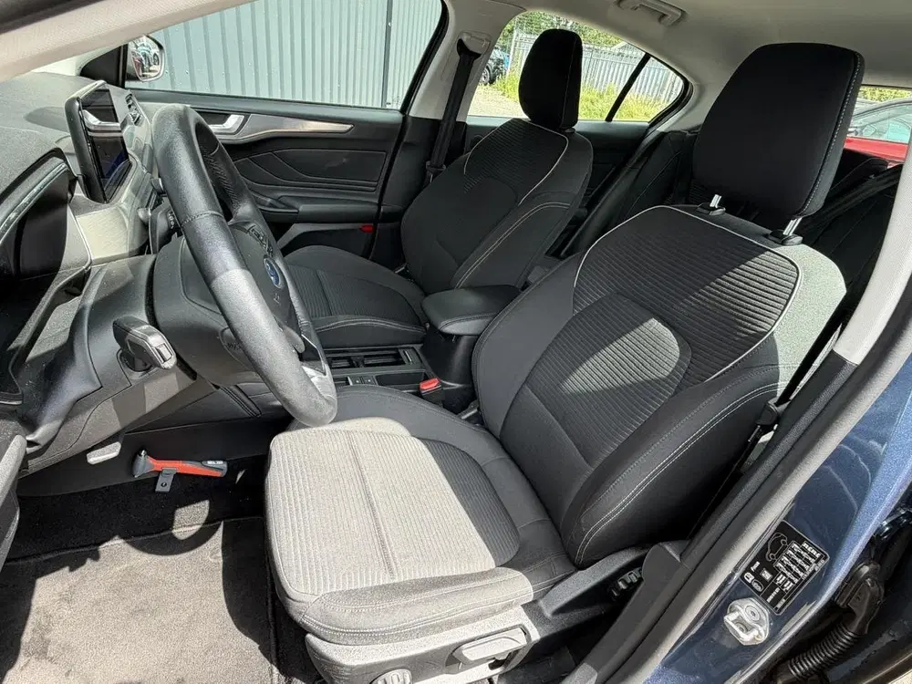 Ford Focus 1.0 EcoBoost Titanium Business uit 2019, foto 11