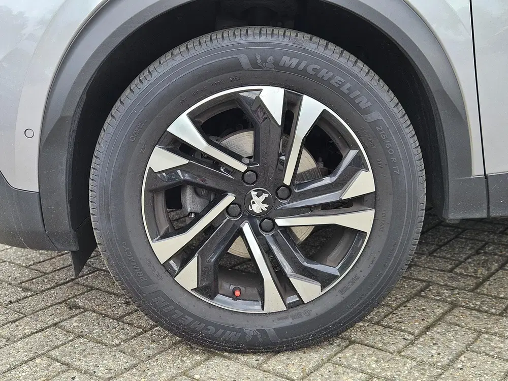 Peugeot 2008 1.2 PureTech GT-Line uit 2021, foto 11