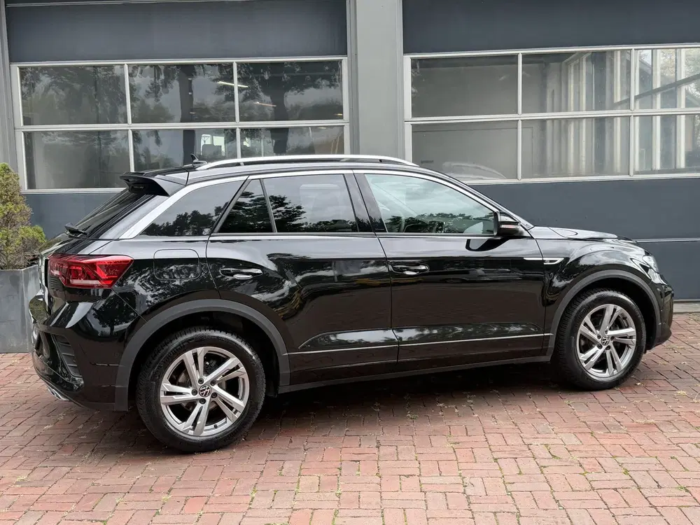 Volkswagen T-Roc 1.5 TSI R-Line Edition Edition uit 2025, foto 2