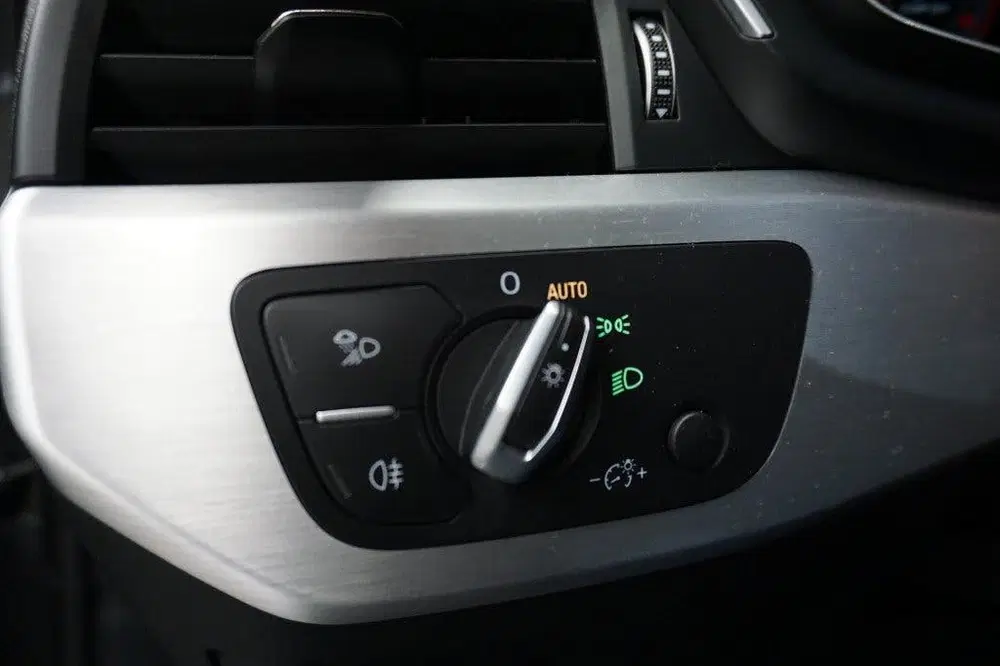 Audi A4 35 TFSI S EDITION Panoramadak Apple Carpla uit 2023, foto 13