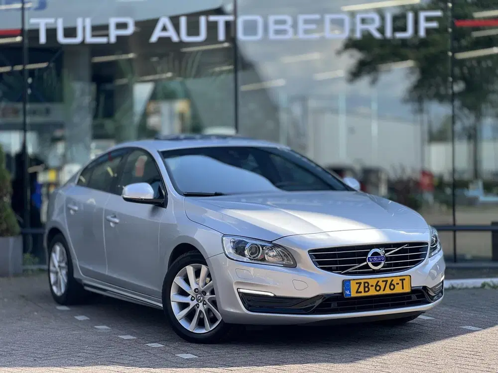 Volvo S60 1.5 T2 Polar+ Dynamic Airco Cruise Dak Led uit 2019, foto 2