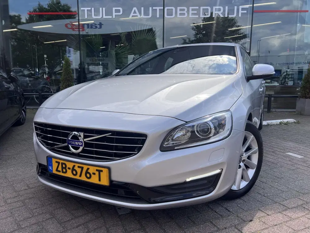 Volvo S60 1.5 T2 Polar+ Dynamic Airco Cruise Dak Led uit 2019, foto 3