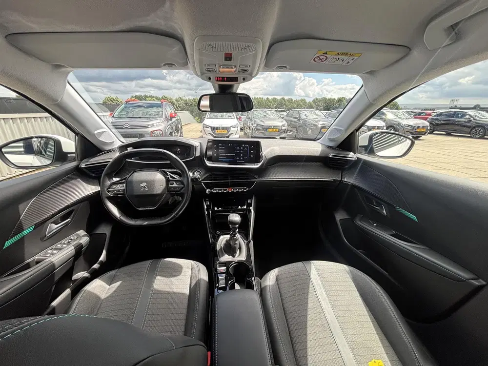 Peugeot 208 1.2 PureTech Allure 100 PK uit 2020, foto 12