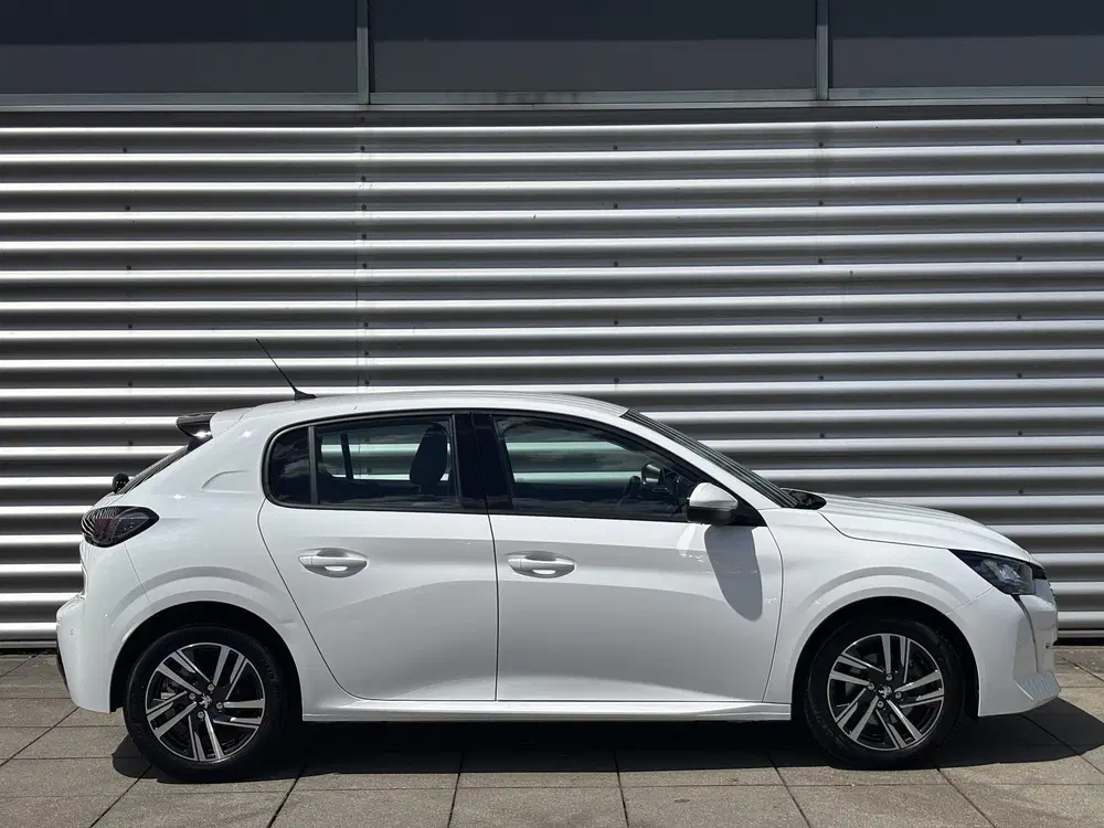 Peugeot 208 1.2 PureTech Allure 100 PK uit 2020, foto 4