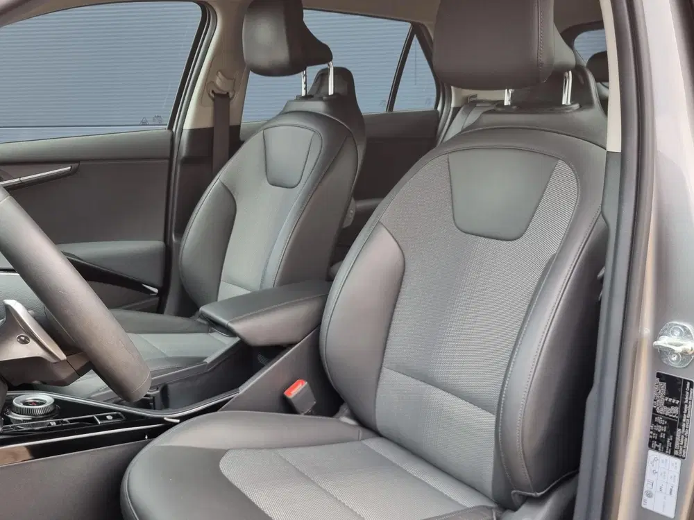 Kia Niro DynamicLine 64.8 kWh SOH 96% uit 2023, foto 10