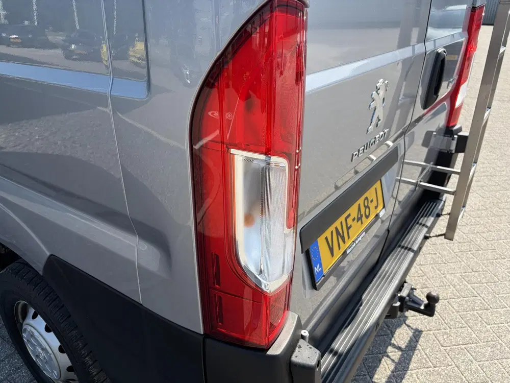Peugeot Boxer 330 2.2 BlueHDi 140 L2H2 Premium uit 2021, foto 13
