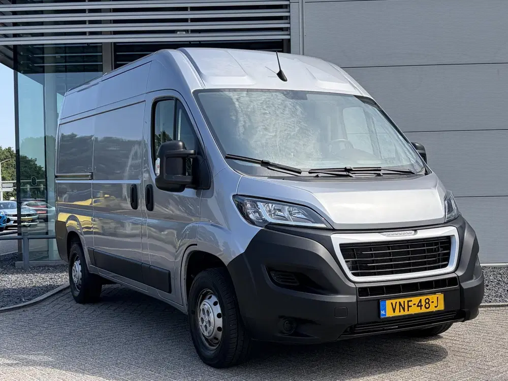 Peugeot Boxer 330 2.2 BlueHDi 140 L2H2 Premium uit 2021, foto 3