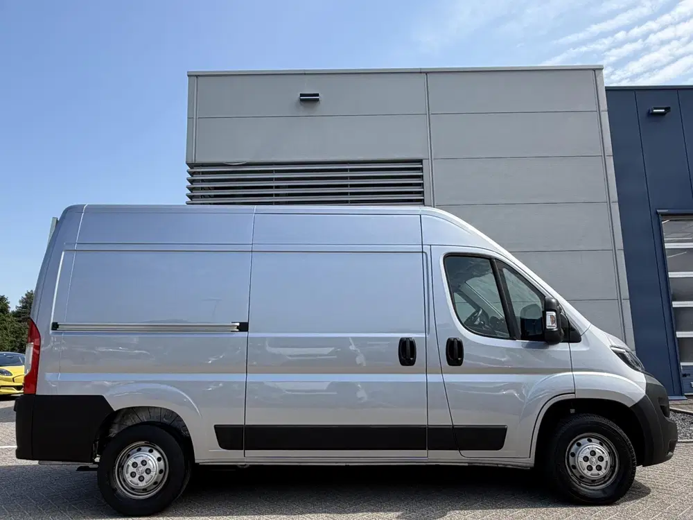Peugeot Boxer 330 2.2 BlueHDi 140 L2H2 Premium uit 2021, foto 4