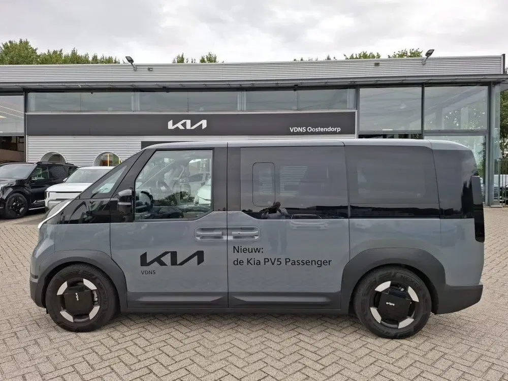 Kia PV5 Passenger Elite Executive 71.2 kWh uit 2026, foto 2