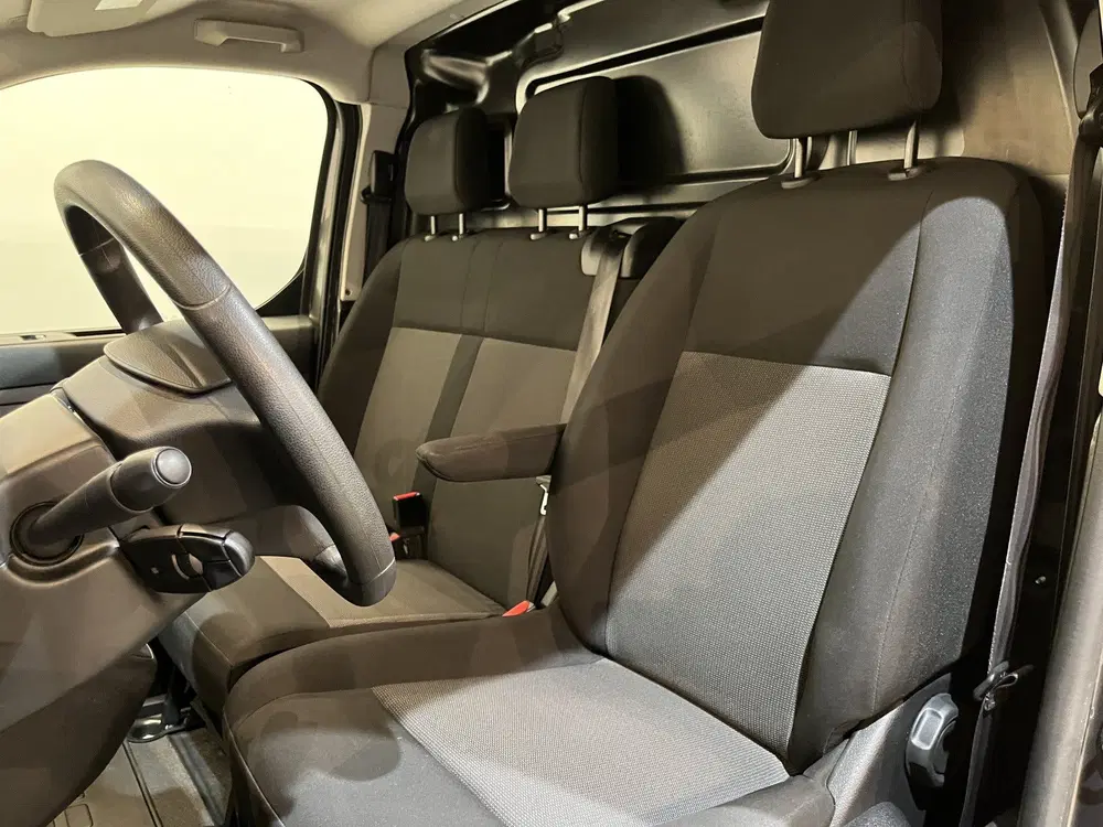Peugeot Expert HDI L2 uit 2023, foto 8
