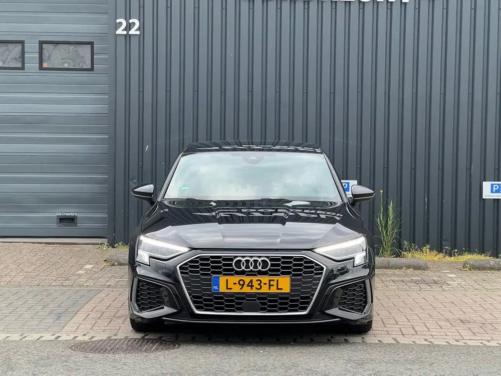 Audi A3 35 TFSI S-Line uit 2021, foto 3